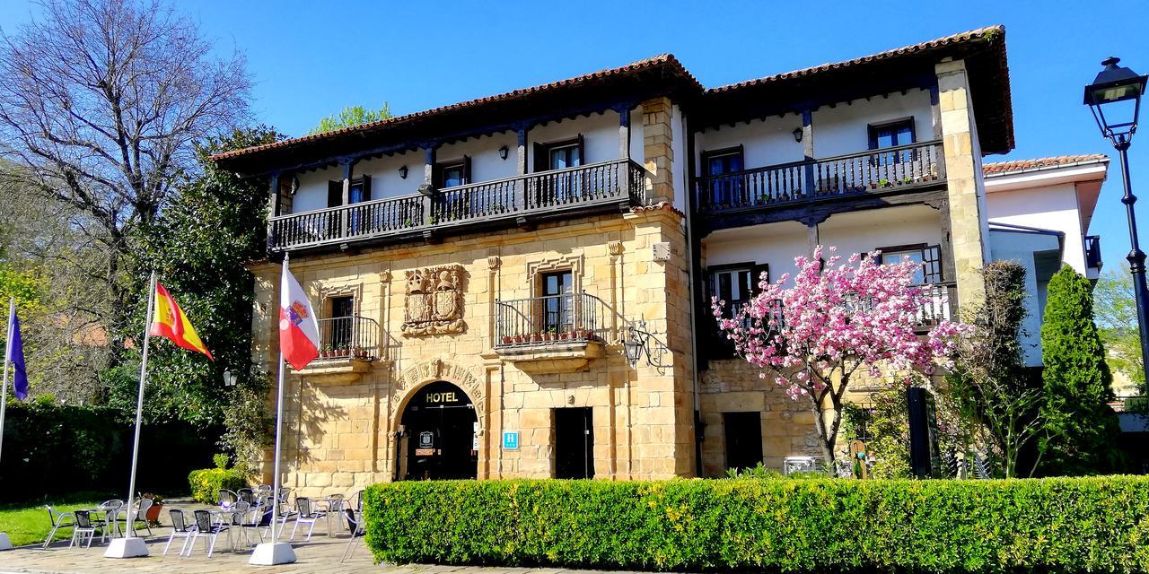 Hotel Museo Los Infantes ซันติยานาเดลมาร์ ภายนอก รูปภาพ